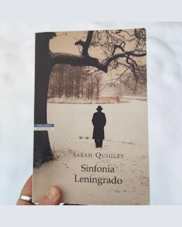 Copertina di Sinfonia Leningrado di Sara Quigley